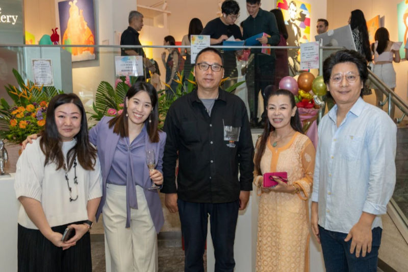 Opening guest of honour Mae Anderson gallery owner Audrey Zhang Hexin artist Godwin Liu Guo Yi academic host Zou Lu and artist Leo Liu Xuan Qi