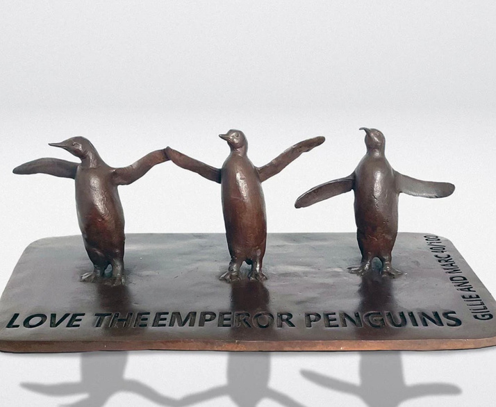 Love the Emperor Penguins (1/100), 2022, Bronze, 8.5 x 26.4 x 14 cm (H*L*W) 1.6 kg