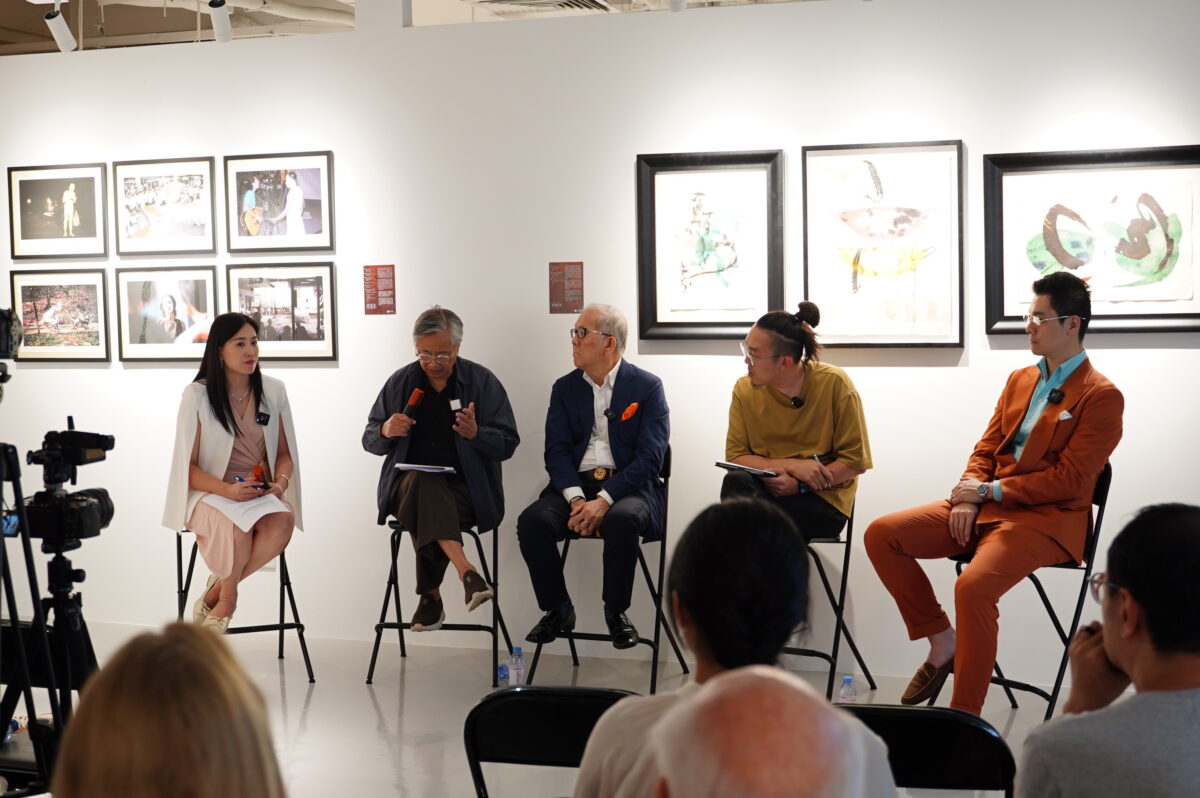 Moderated by Prestige Art Gallery owner Audrey Zhang (extreme left), the discussion on Singapore’s art and market involved art experts (from left) Kwok Kian Chow, Chong Huai Seng, Dr Adrian Tan and Felix Kwok.